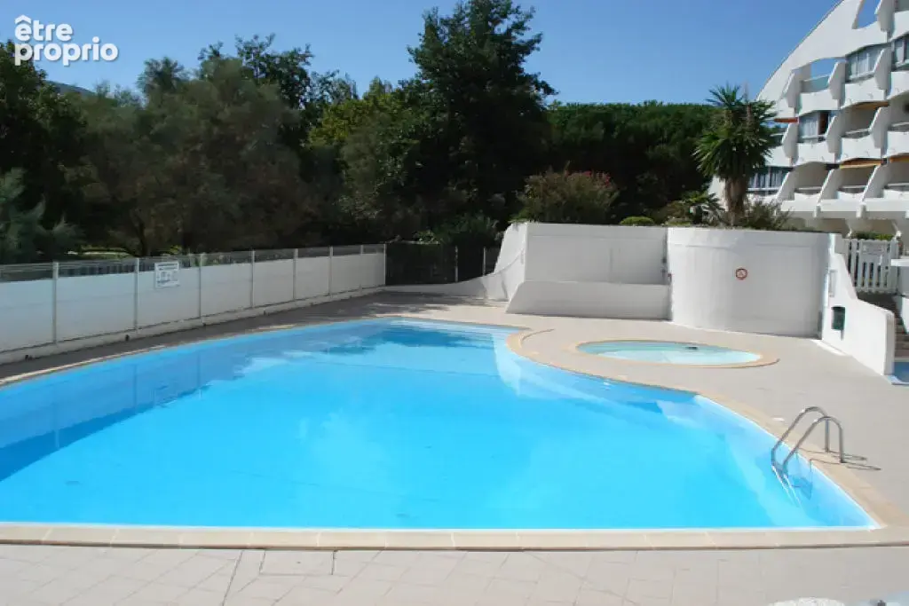 Appartement avec coin nuit residence avec piscine et parking - photo 4