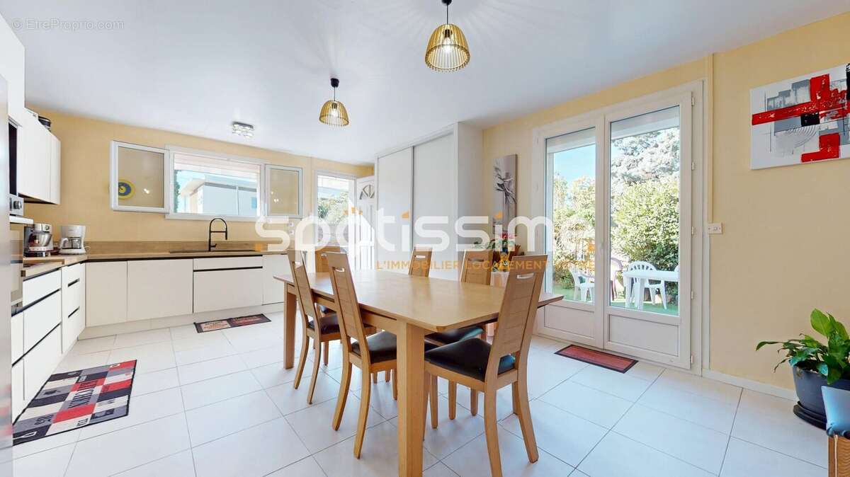 Maison de plain-pied 94 m² avec garage et jardin arboré  Quartier Mairie à Agde - photo 13
