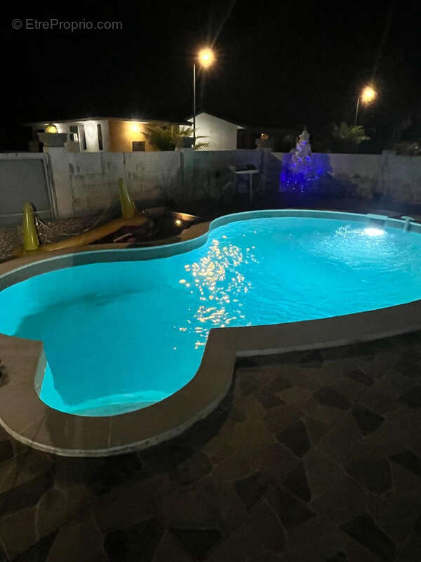 Villa T3 avec Studio T1 attenant et piscine Superficie 115 m2 secteur Soula - photo 4