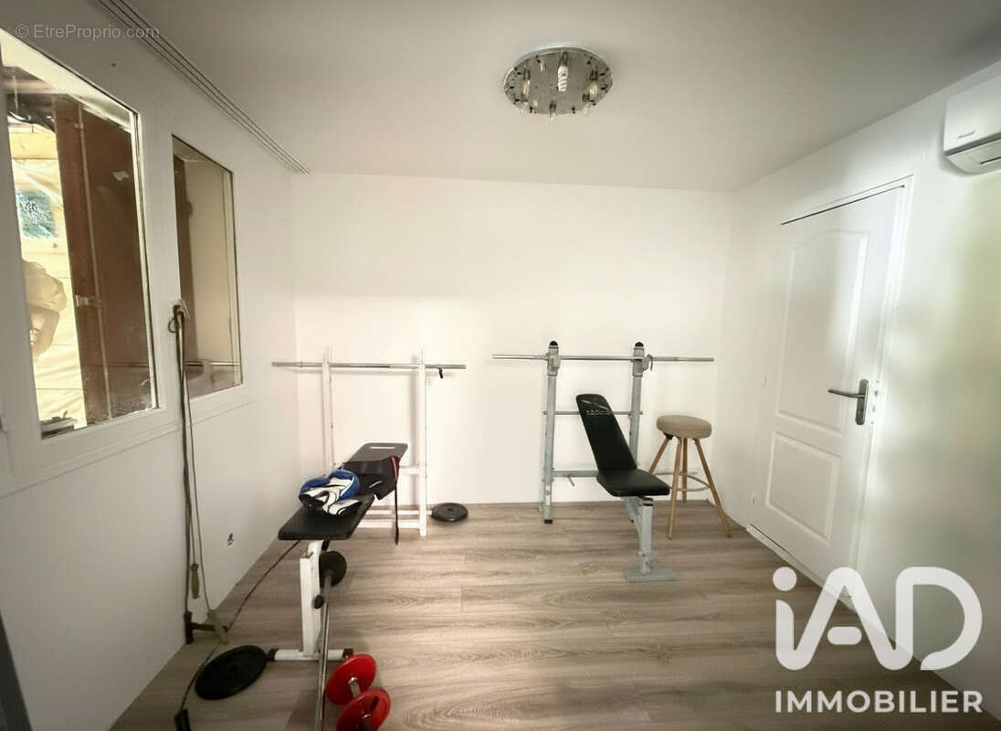 Maison 121 m² à Savigny-Le-Temple  - photo 8