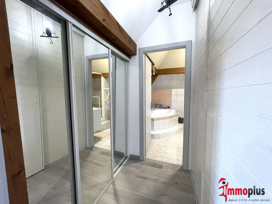 SENTHEIM - Maison individuelle de 155 m2 avec 3 suites, garage double et dépendance - Belles prestations ! - photo 19