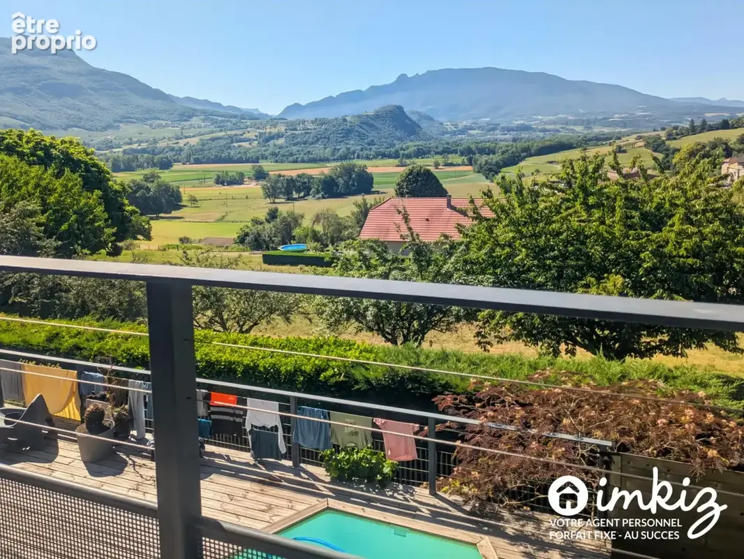 Maison familiale avec piscine et vue d’exception - photo 2