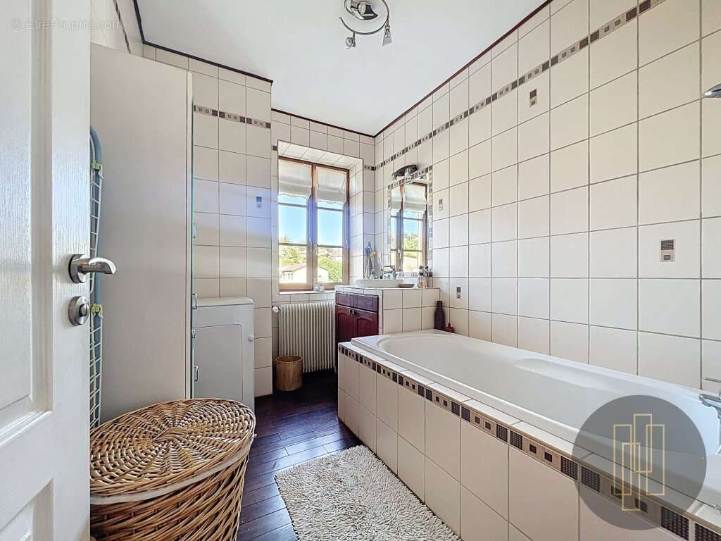 Appartement à LIMAS