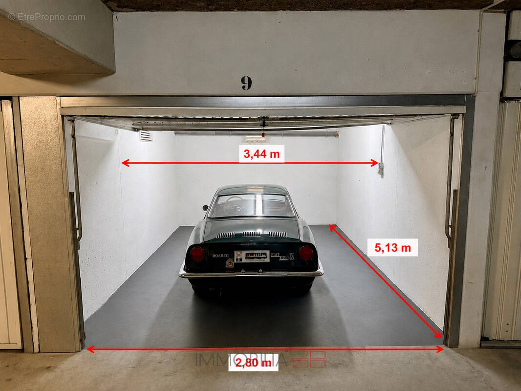 Parking à BEAUSOLEIL