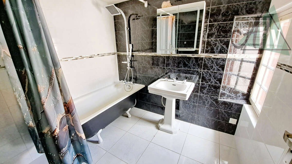 Proche BRAY SUR SEINE - Maison de 64 m2 avec 2 chambres, petit jardin avec garage - photo 7