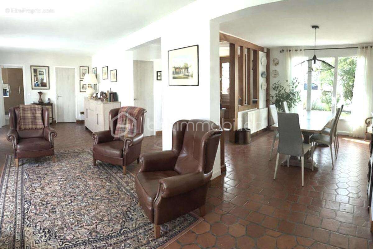 Maison à HOUDAN