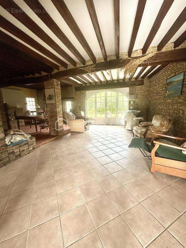 Maison à CHESSY-LES-PRES