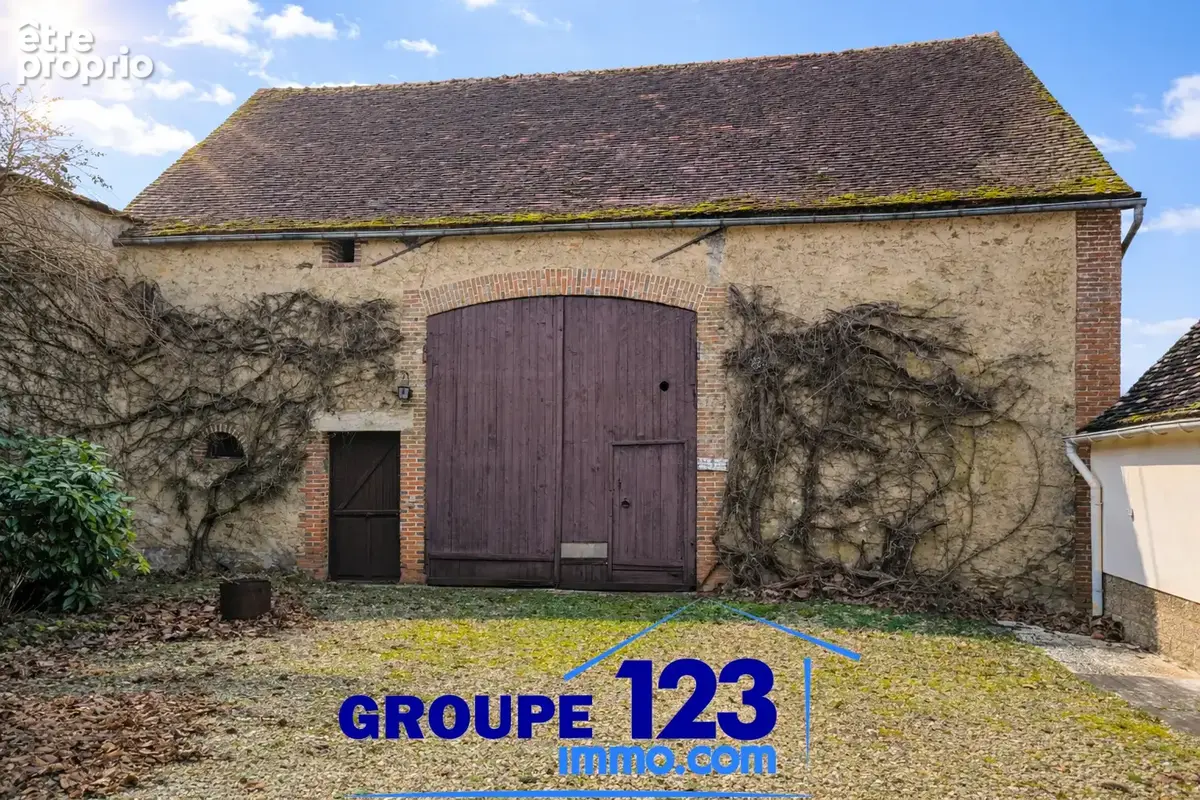 Longère de caractère avec dépendances - photo 14