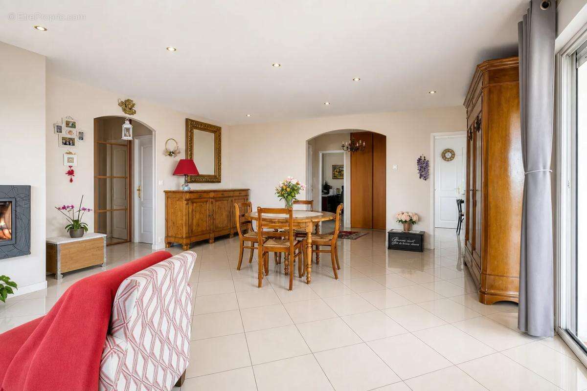 Maison de 5 pièces de 144 m² à Ségreville - photo 14