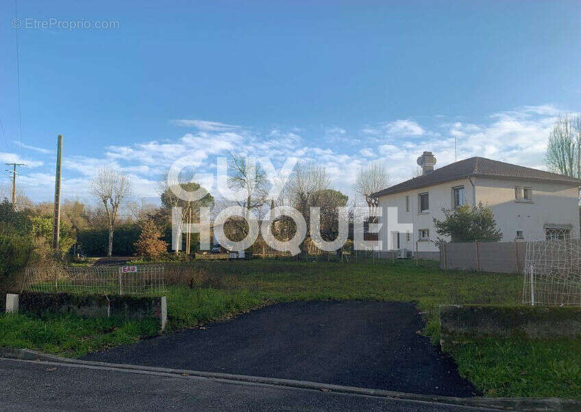 Terrain à SAINT-SAUVEUR