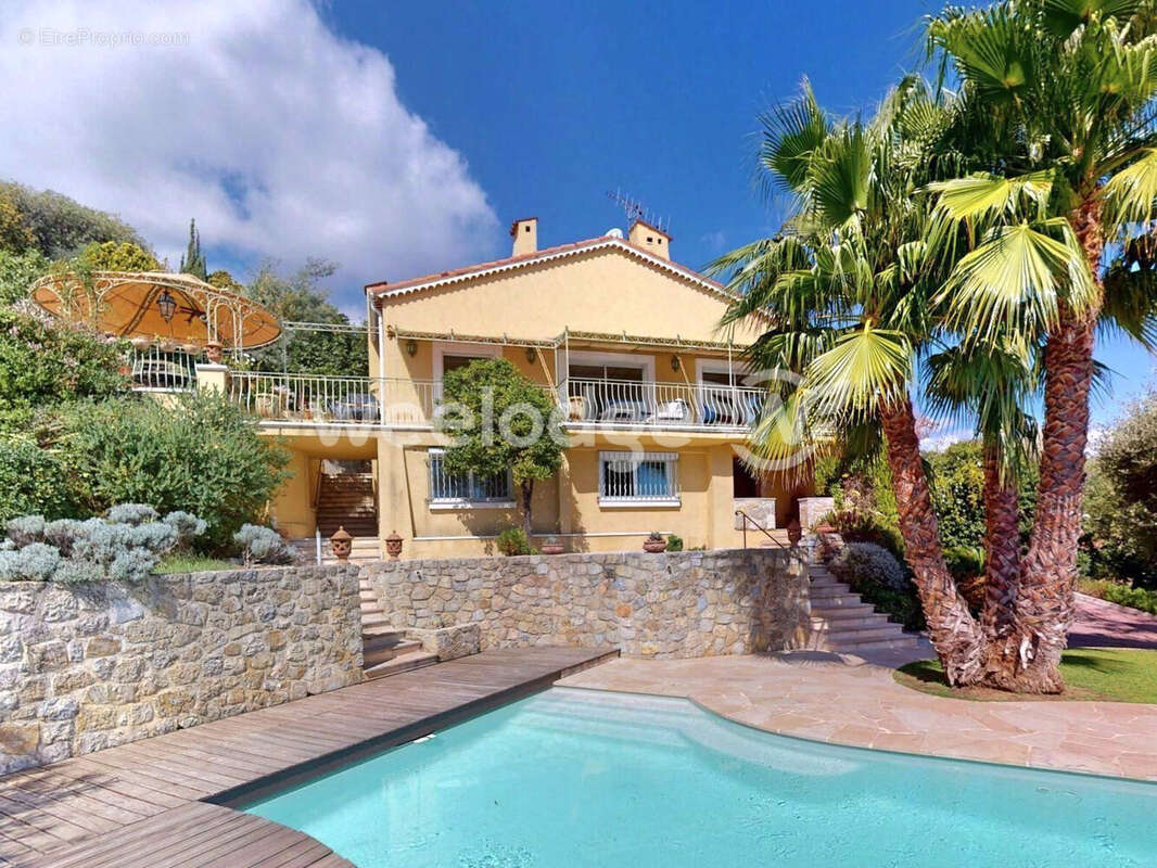 Maison à MANDELIEU-LA-NAPOULE