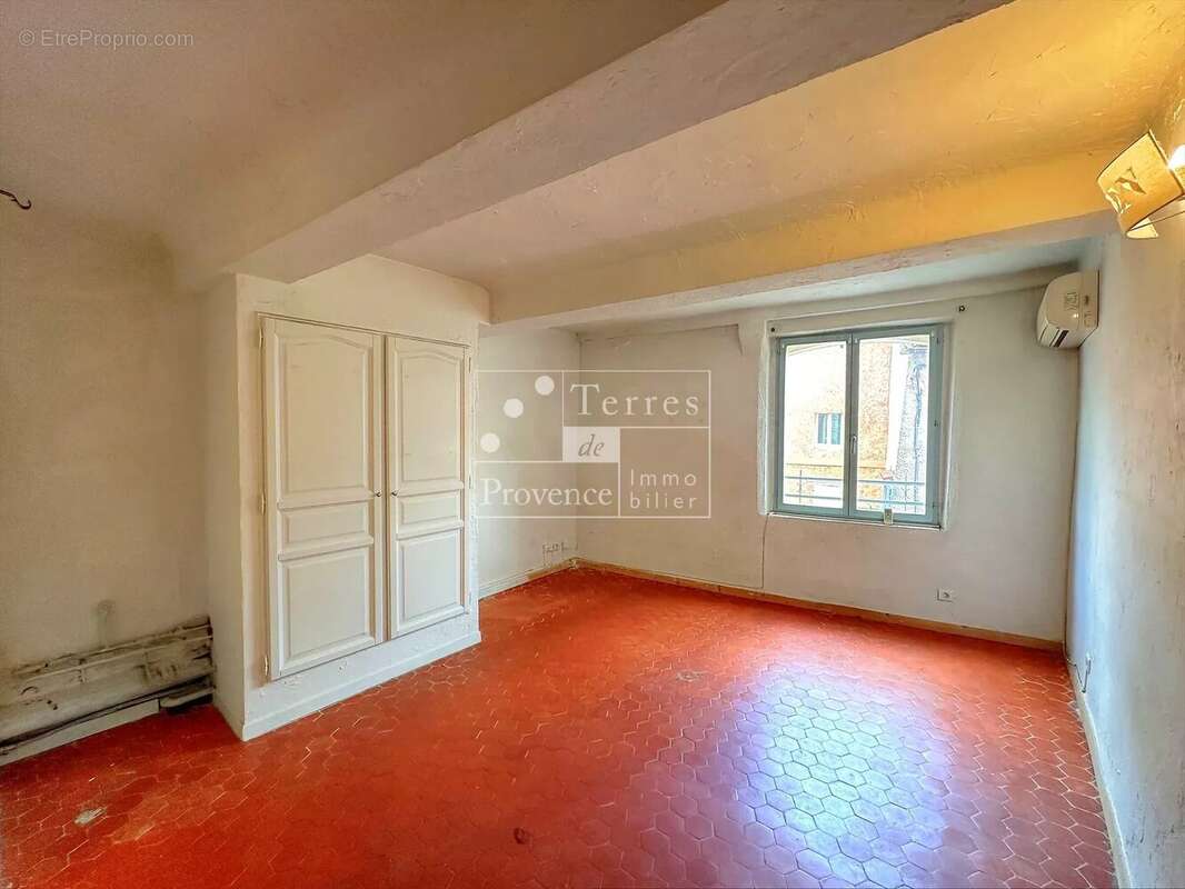 Appartement à AUPS