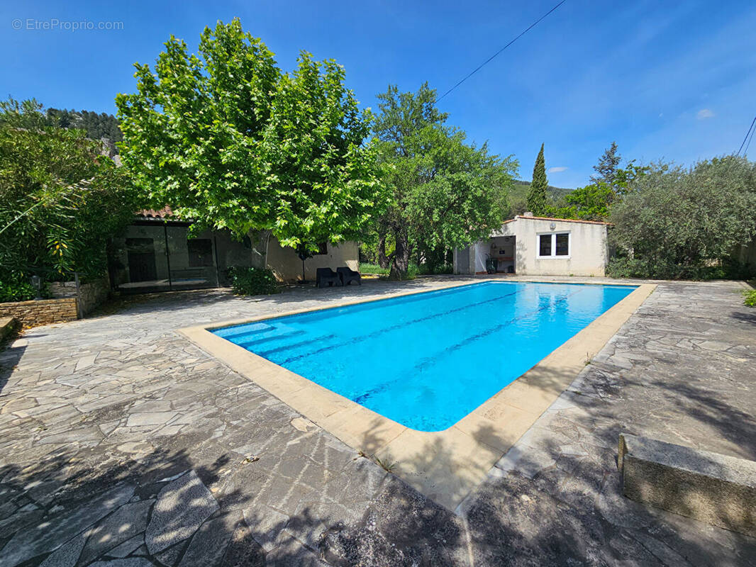 Maison à CUGES-LES-PINS