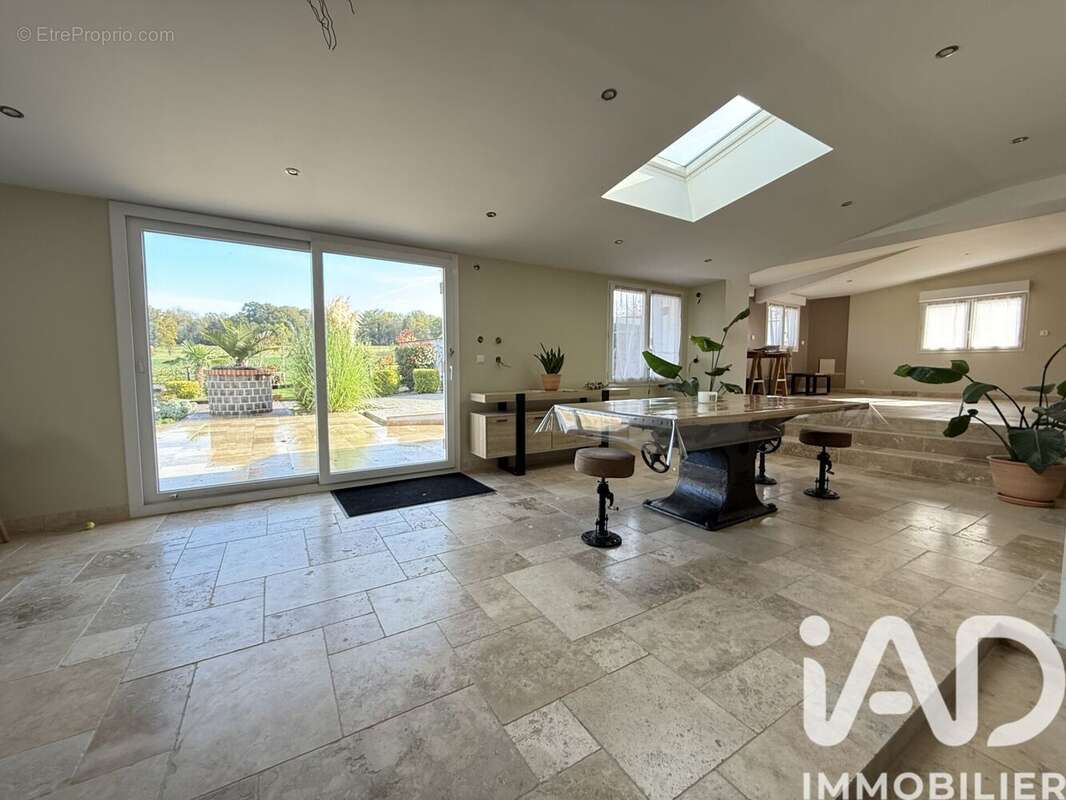 Photo 4 - Maison à CRECY-LA-CHAPELLE