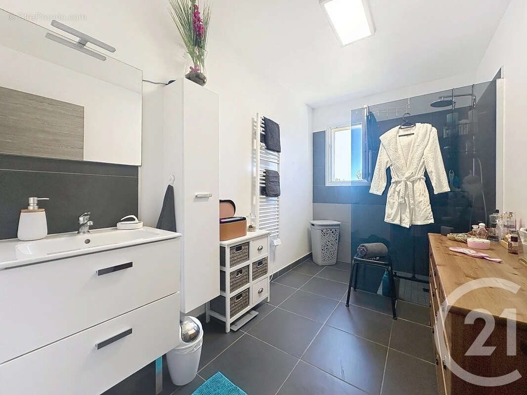 Maison 90 m² à Santa-Maria-Poggio  - photo 8