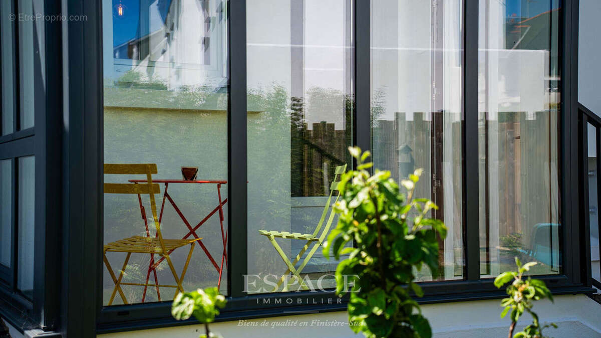 A vendre, à Concarneau, Maison rénovée avec jardin paysagé, à deux pas du bord de mer - photo 9