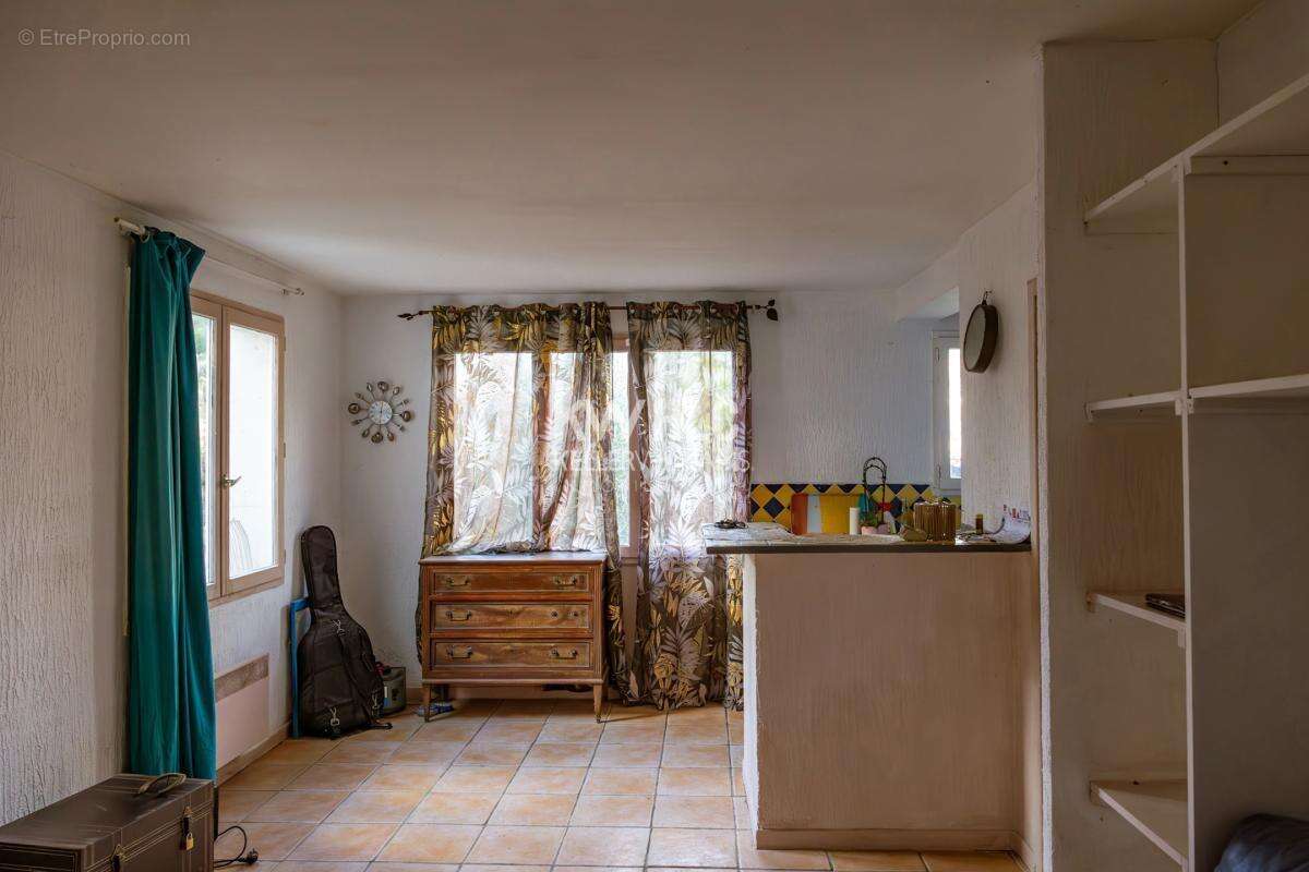 Maison à LA GAUDE
