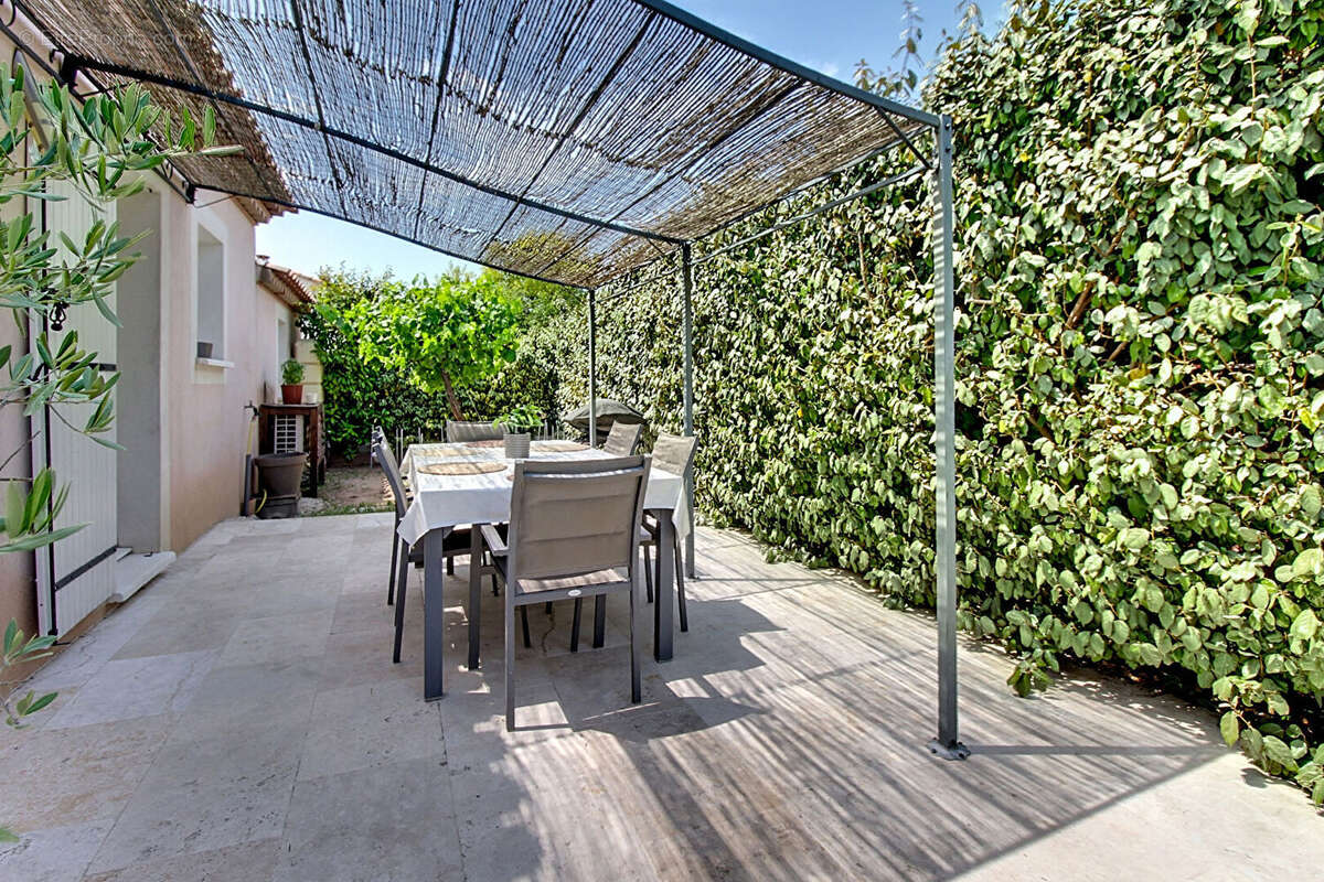 A VENDRE EN EXCLUSIVITE - Villa de 85m2 sur 411 m2 de terrain avec piscine et garage - photo 18