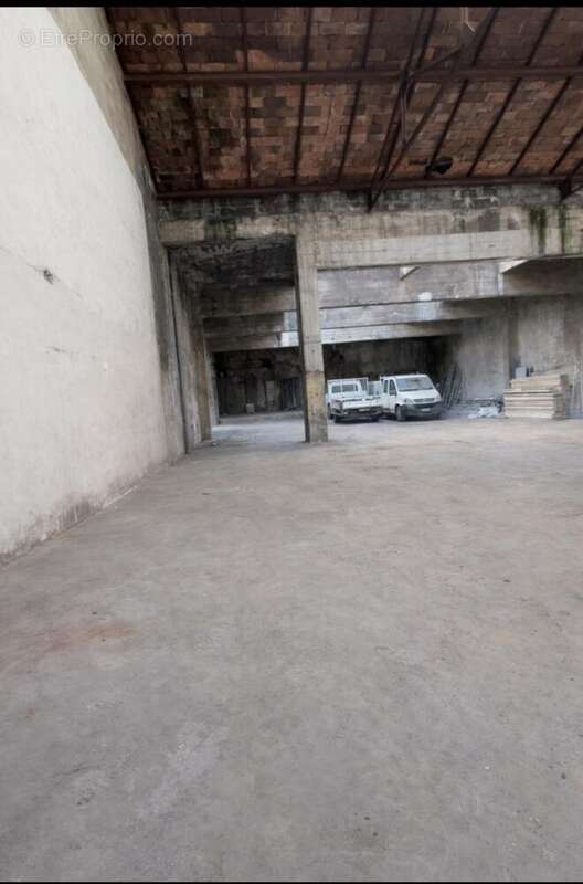 Commerce 400 m² à Saint-Etienne  - photo 5