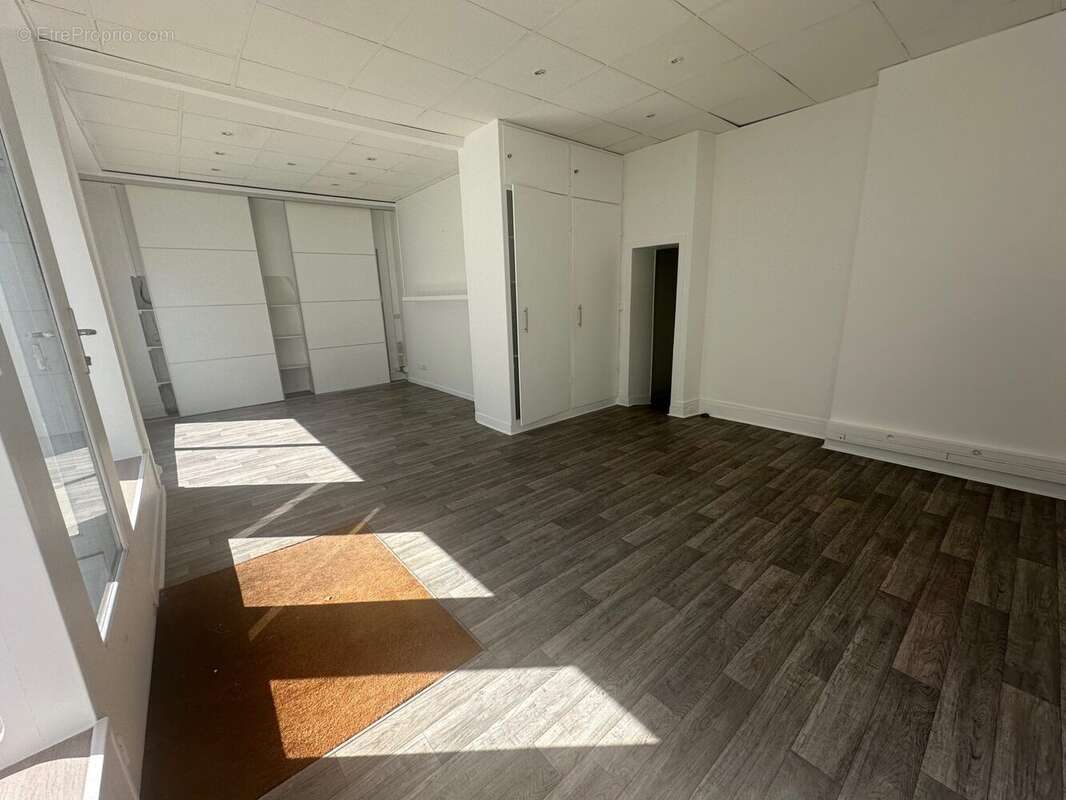 Commerce à CROISSY-SUR-SEINE