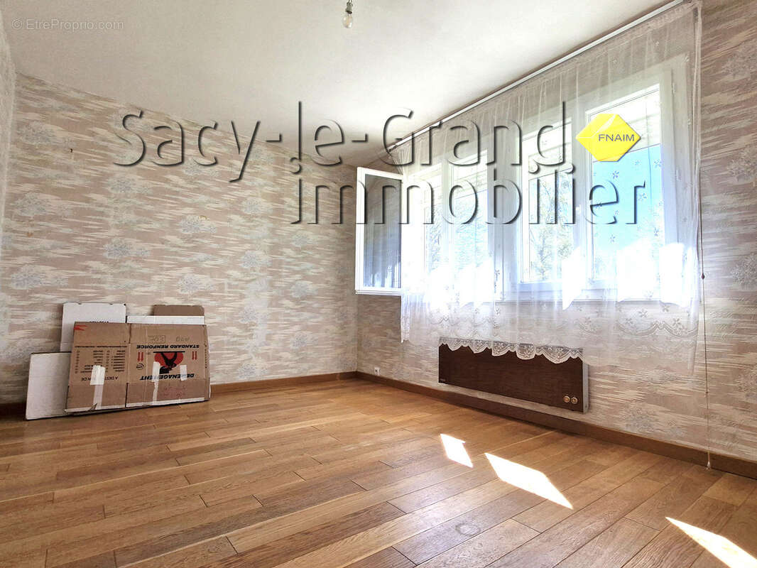 Maison à VERNEUIL-EN-HALATTE