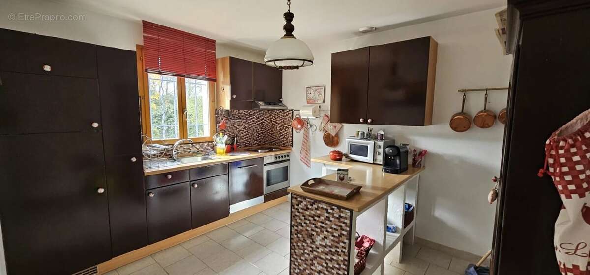 Maison à SAINTE-ANASTASIE-SUR-ISSOLE