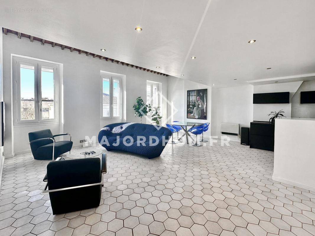 Appartement à MARSEILLE-4E