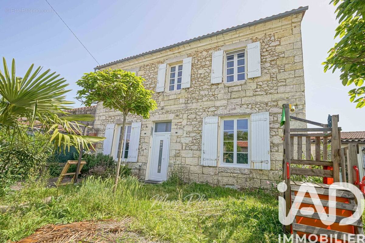Photo 1 - Maison à SAINT-ESTEPHE