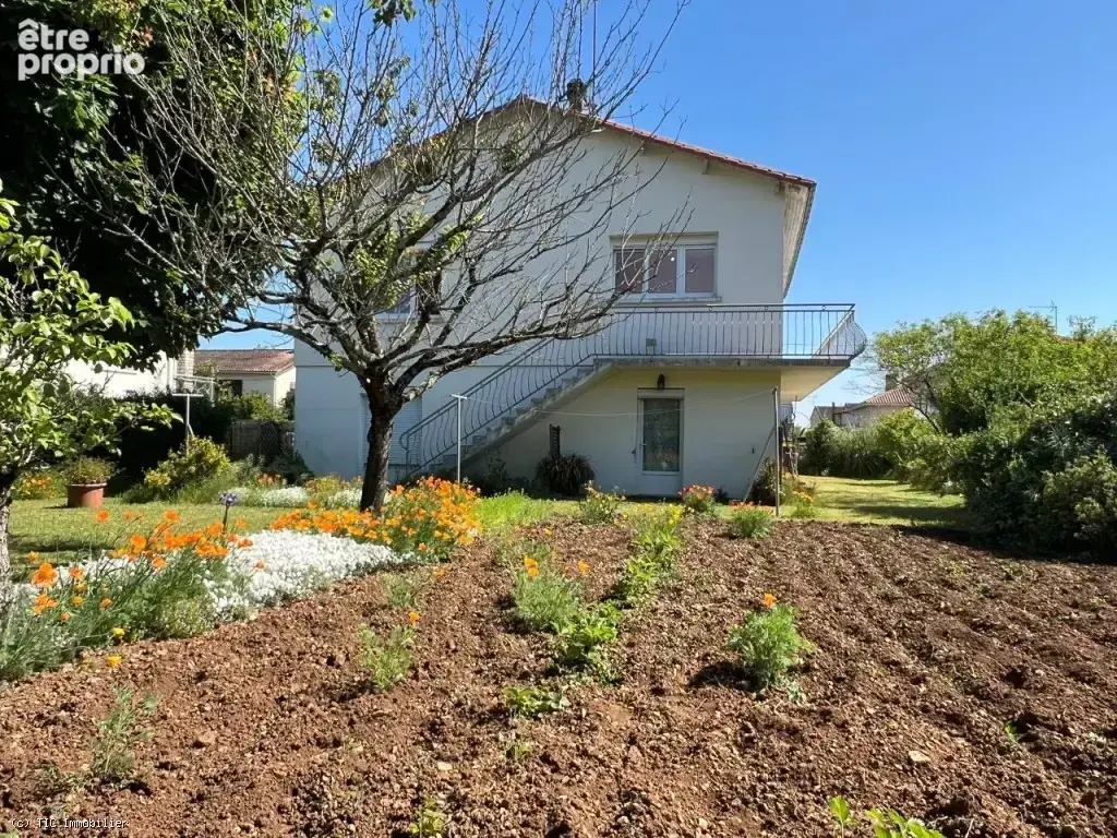 Ruffec – Pavillon Lumineux Avec Jardin Clos, 4 Chambres Et Garage - photo 21