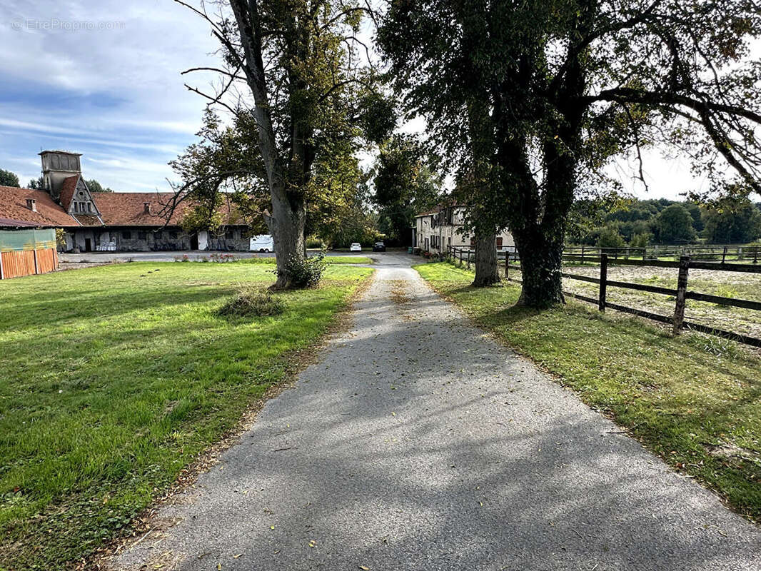Maison à COUCY-LE-CHATEAU-AUFFRIQUE