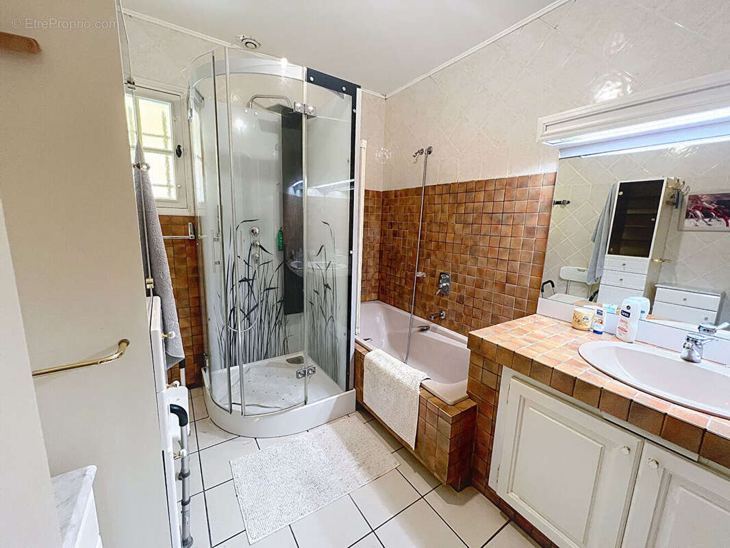 Maison à GREOUX-LES-BAINS