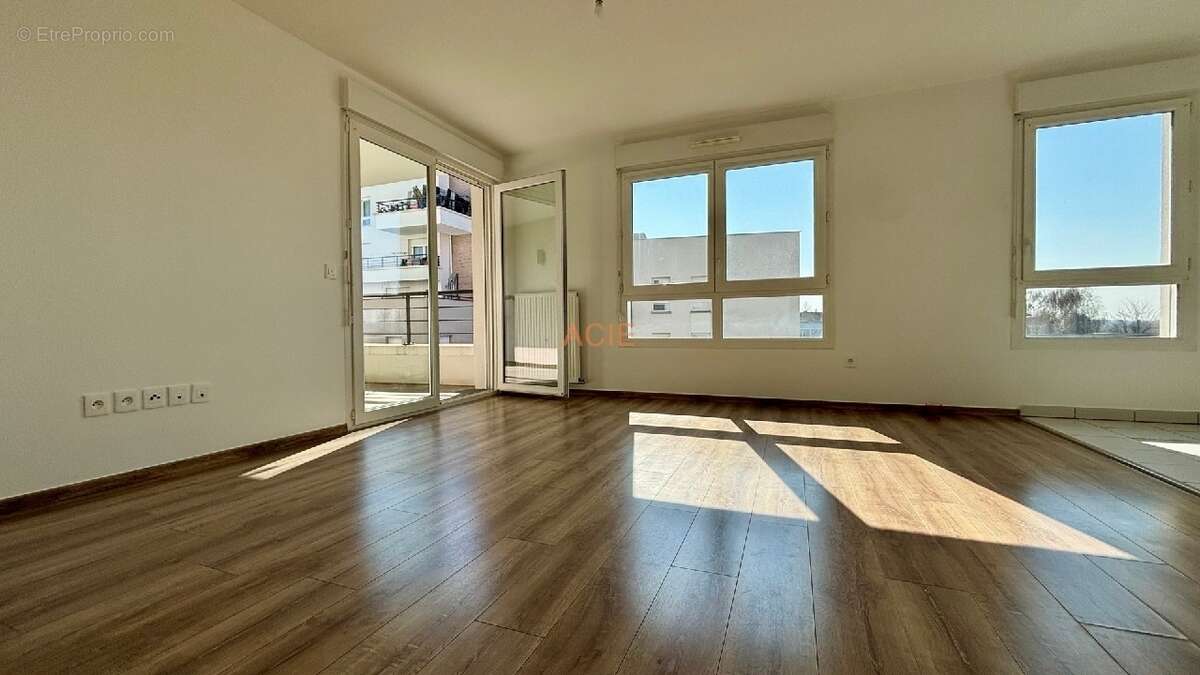 Appartement à LOUVRES