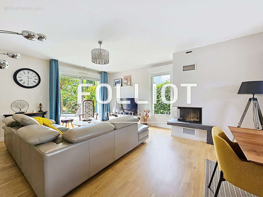 Maison 7 pièces 6 chambres à vendre à Cresserons - vie au RDC - photo 2
