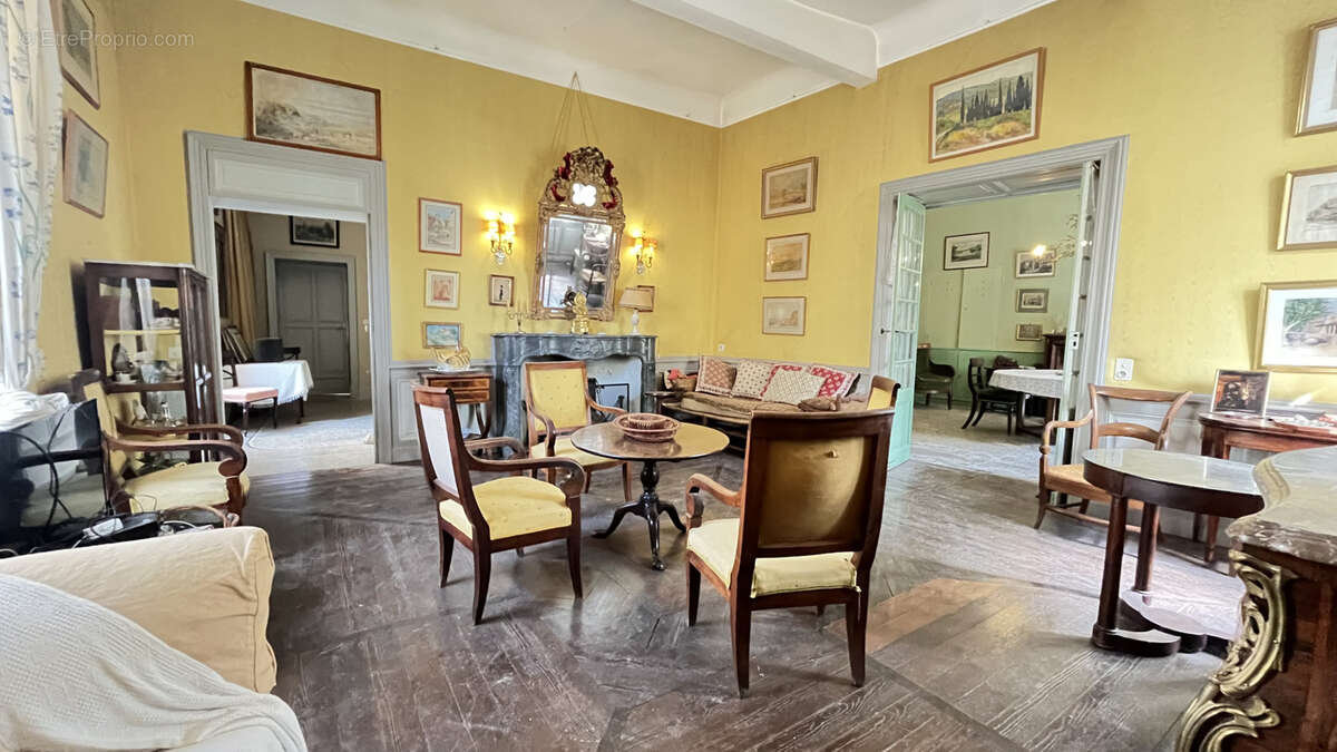 Maison à PERNES-LES-FONTAINES