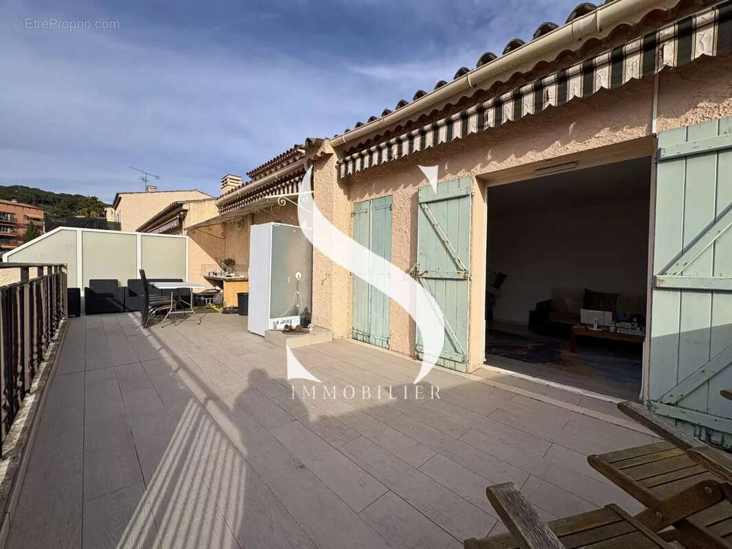 Appartement à VALLAURIS
