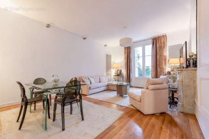 Appartement à SAINT-CYR-SUR-LOIRE