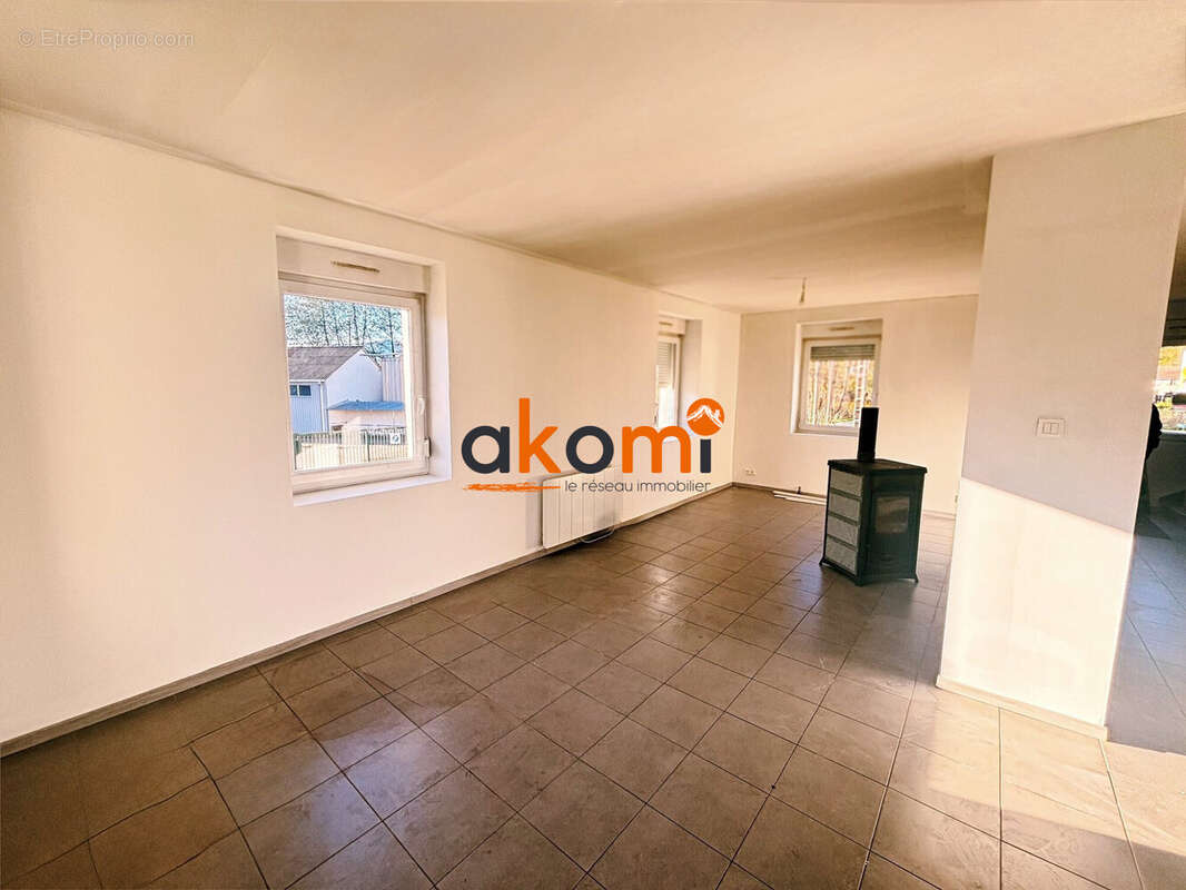 Maison à LA GRANDE-FOSSE