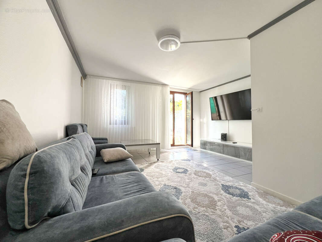 Maison à PIERRE-BENITE