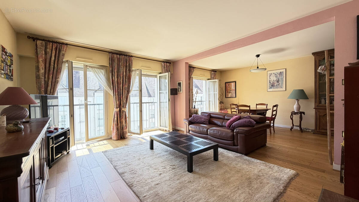 Appartement à RUEIL-MALMAISON