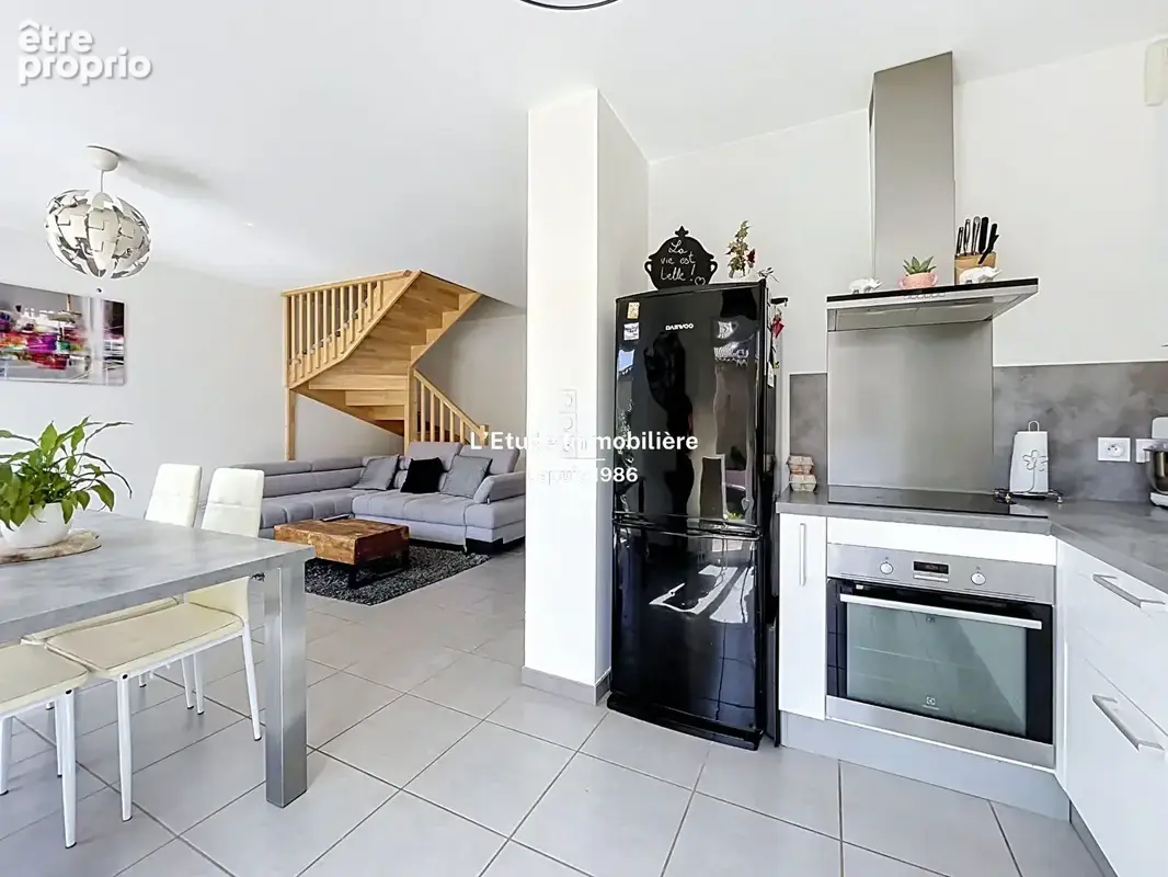 Duplex, comme une maison, au coeur de Vancia, 70m2 + jardin de 35m2 avec place de parking privative - photo 3