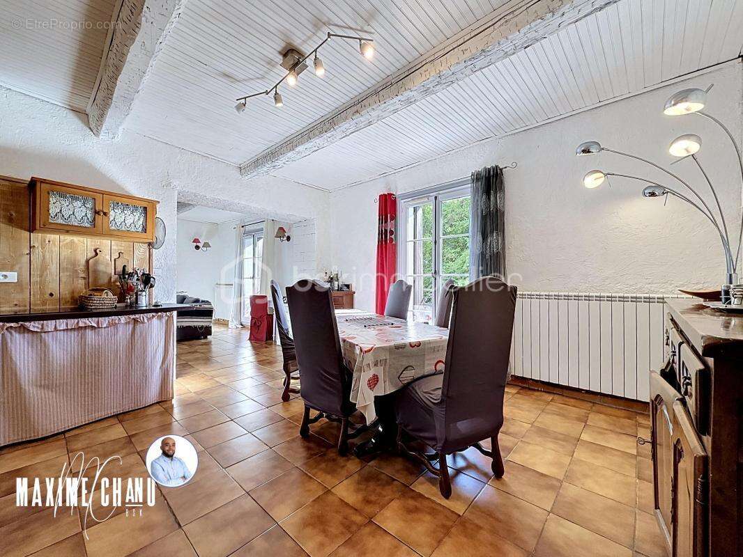 Maison de village avec garage et exterieurs à Peret - photo 7