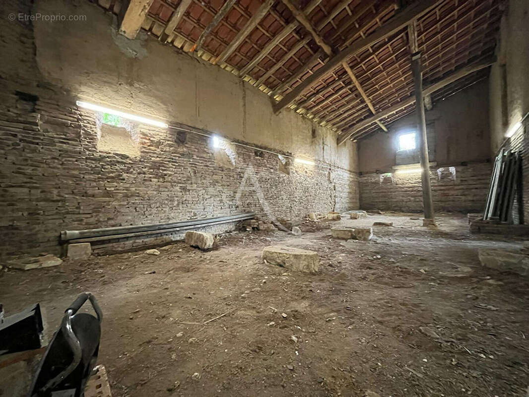 Grande maison de 200m² avec 5 chambres et dépendances sur St-Sulpice ! - photo 10