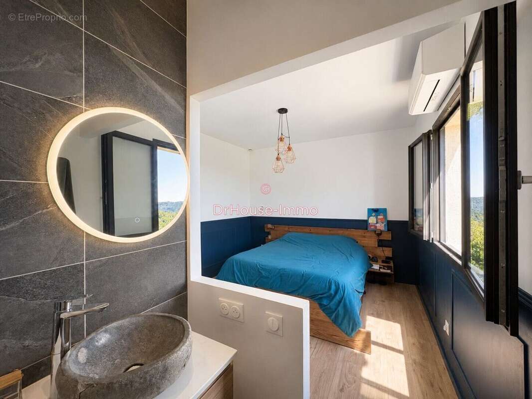 Maison 109 m² à Carros  - photo 8