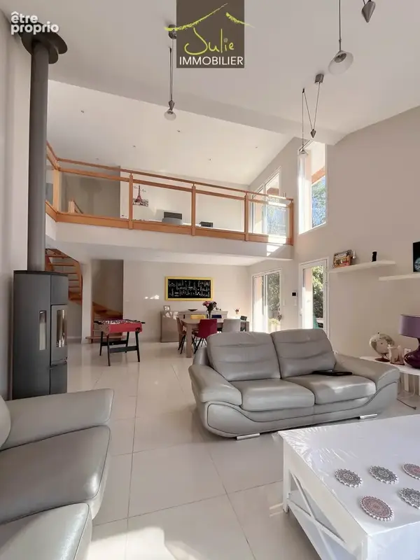 RARE dans BRESSUIRE ! Magnifique Propriété dans un parc clos de 2247m2, aux portes du centre ville !! - photo 4