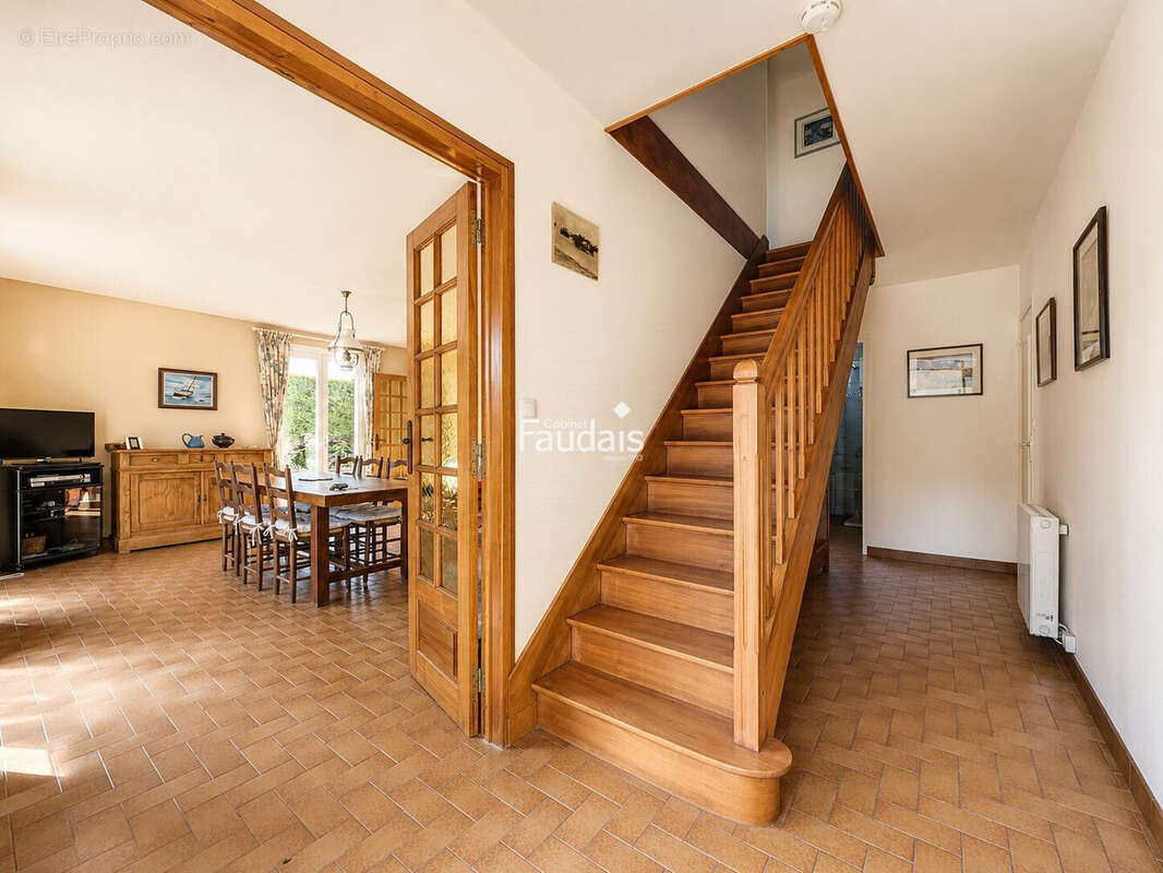 Maison 95 m² à Gouville-Sur-Mer  - photo 4