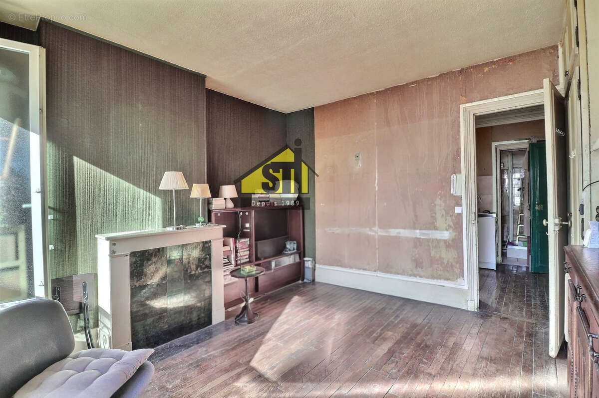 Appartement à PARIS-14E