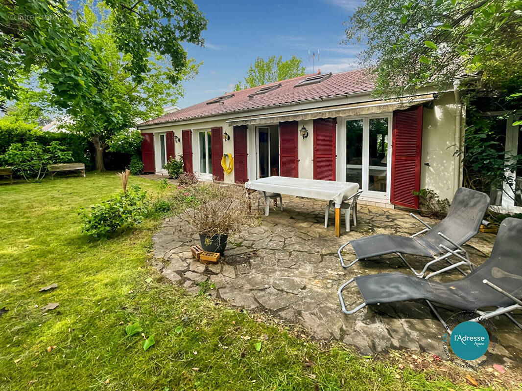 Maison à MENNECY