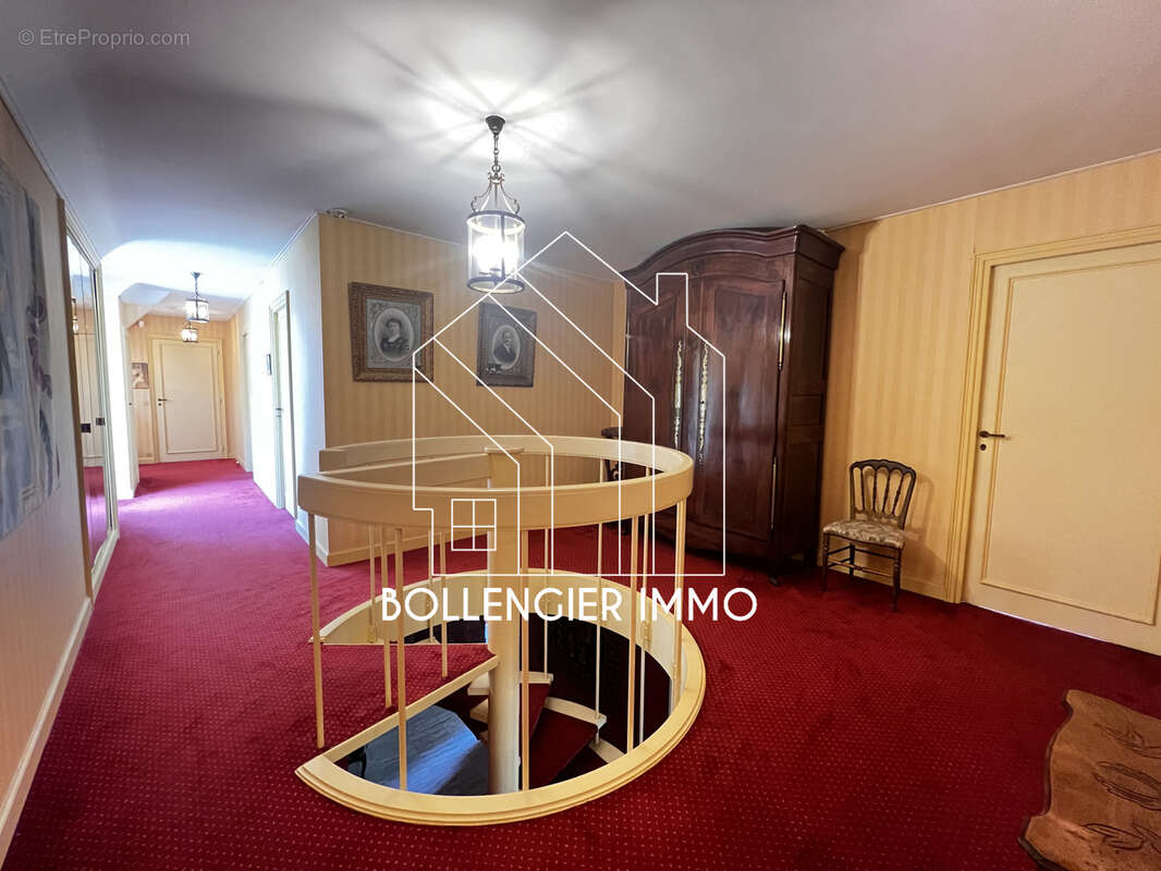 Maison à SAINT-FLORIS