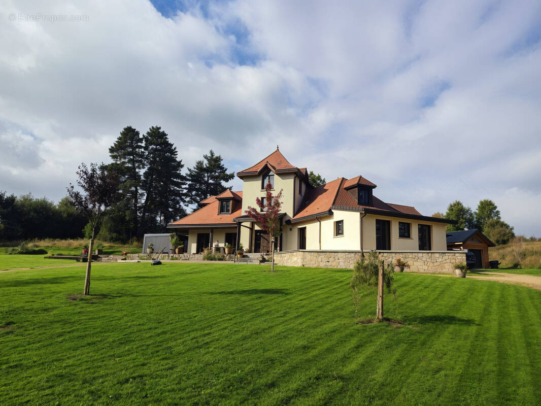 Maison à SAINT-ALYRE-D'ARLANC