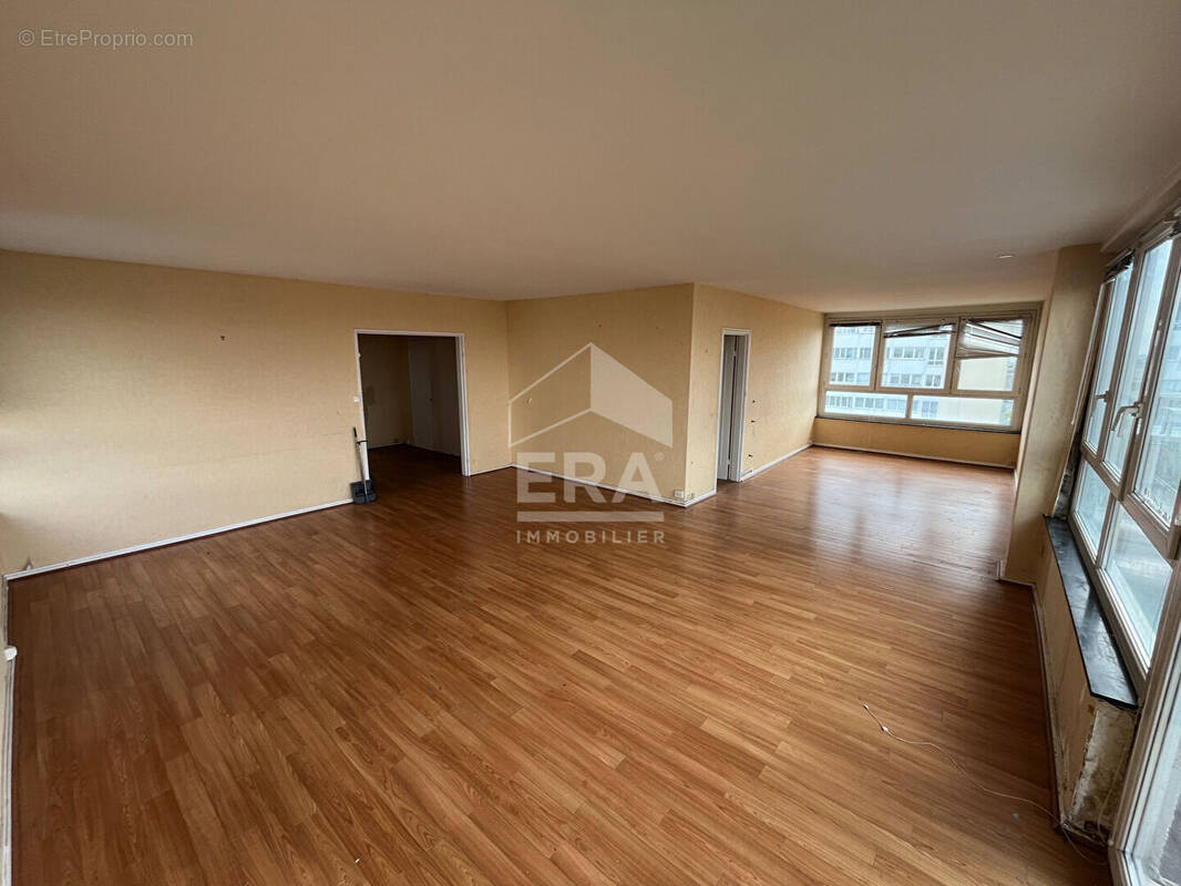 Appartement à MONT-SAINT-AIGNAN